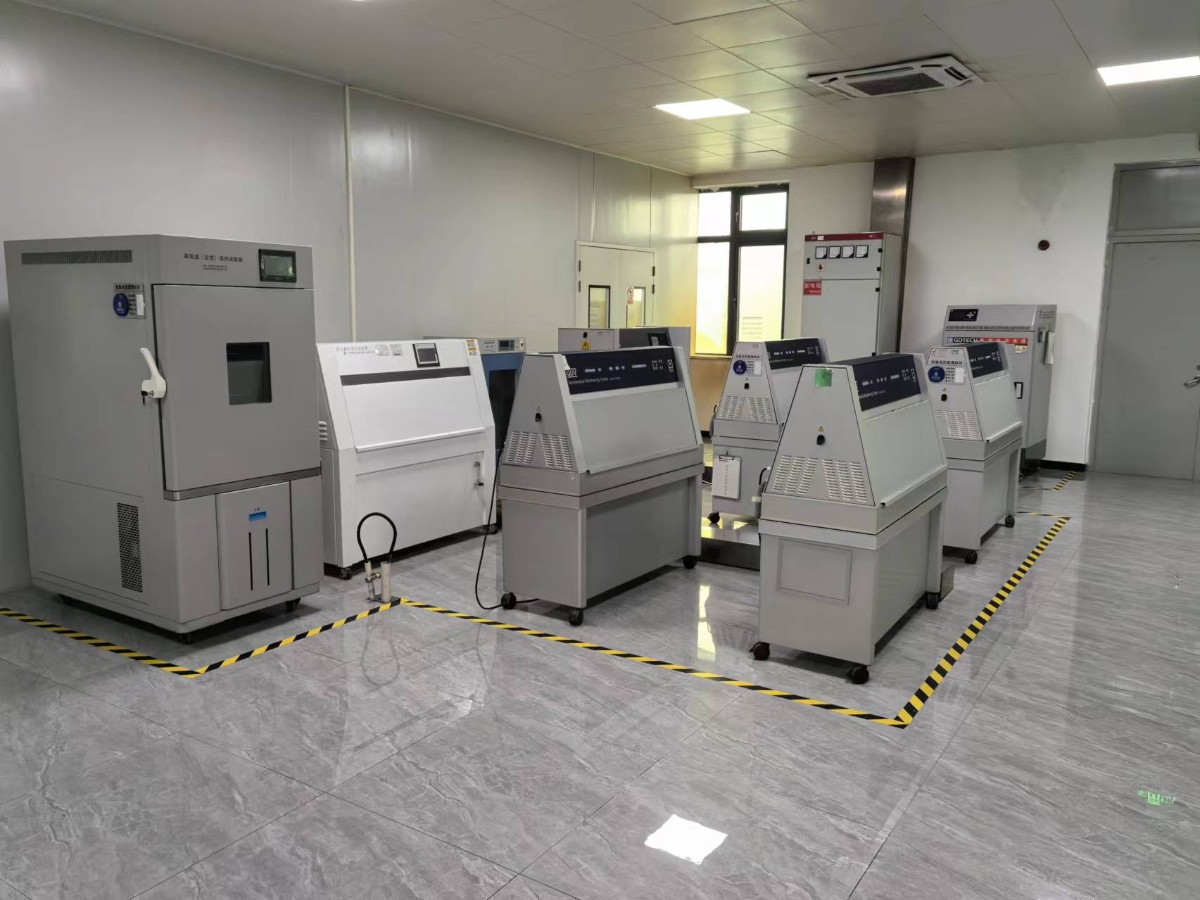 測試設(shè)備（QUV老化試驗機，基布吊帶強力機，高低溫箱試驗機）